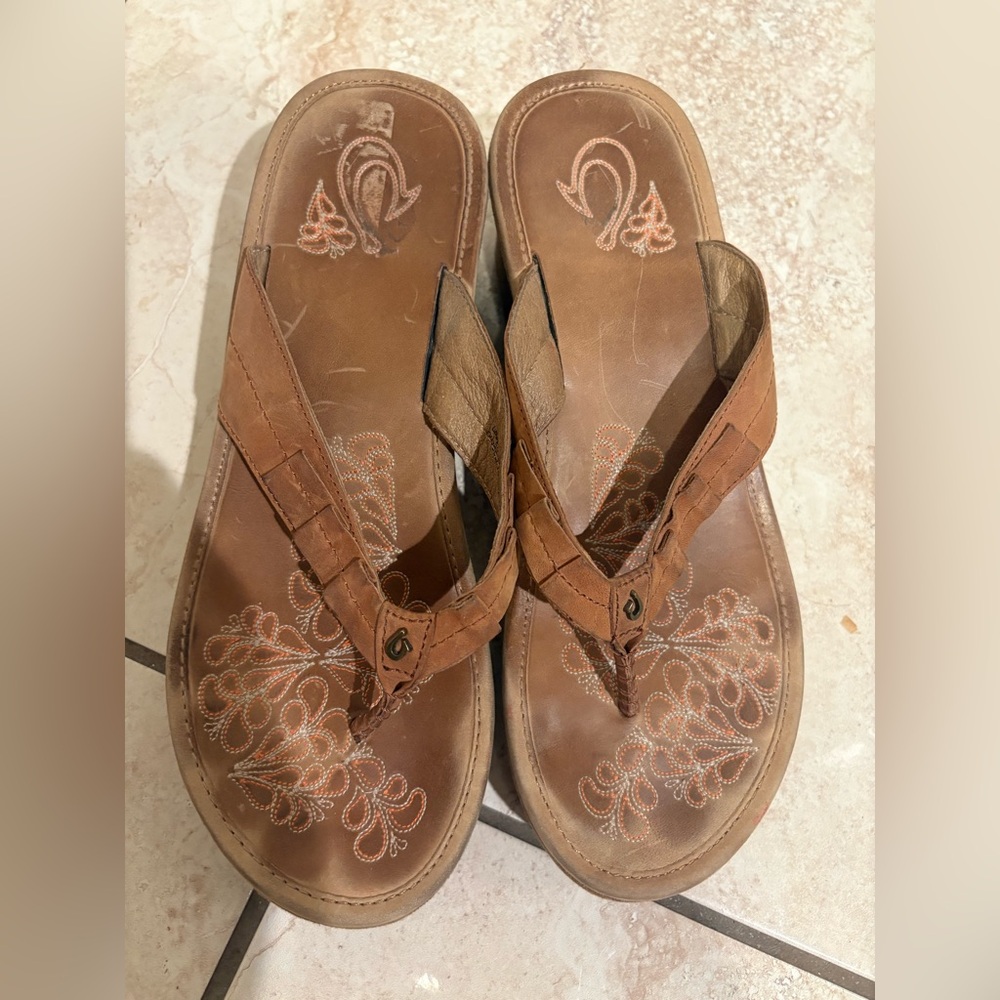OluKai Tan Leather Sandals